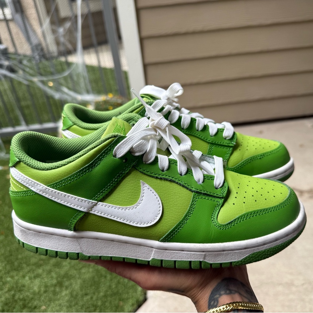 Nike ‘Chlorophyll’ Dunks